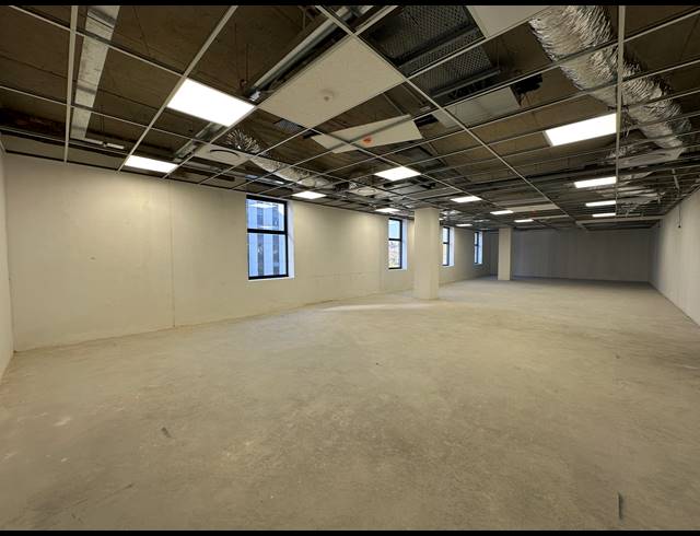 178M² OFFICE TO LET IN GLENADRIENNE